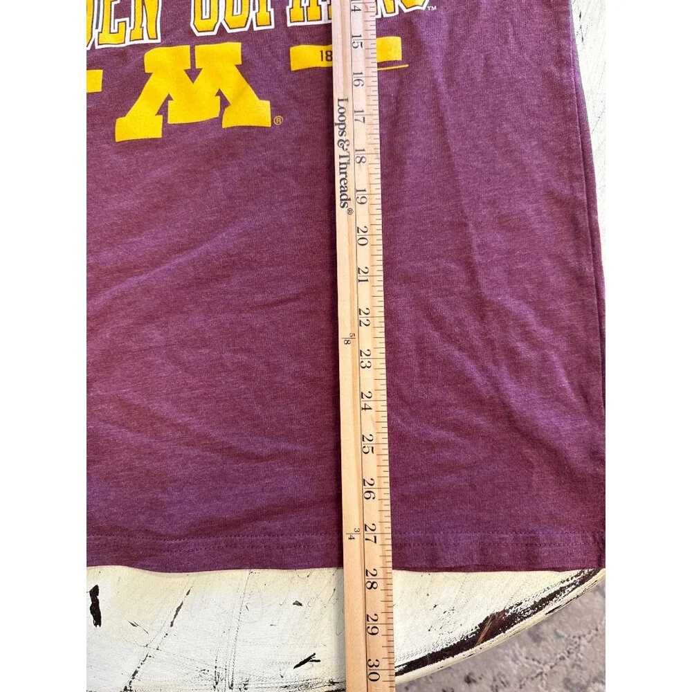 4th and 1 Minnesota Golden Gophers T-Shirt‎ Mens Large Maroon Graphic Tee